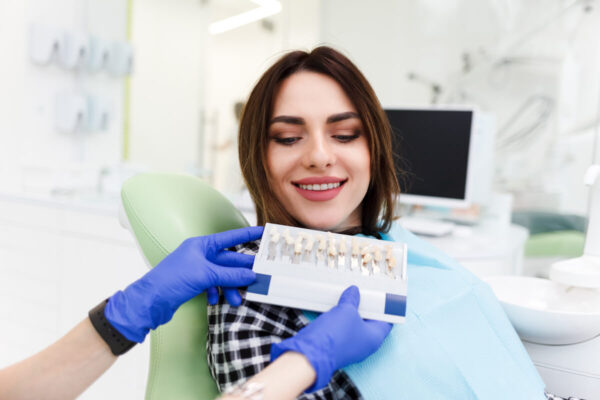 Qué son las carillas dentales Y el blanqueamiento Clínica Noguerol